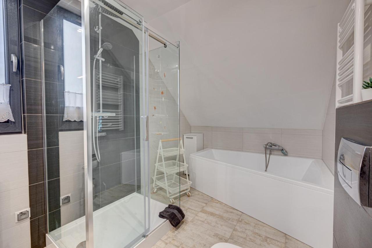 Dom Wakacyjny Baltic Home & Dom Baltic Home Garden Inn Zastan Extérieur photo